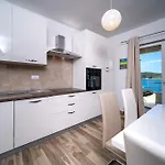 Guliva - Sunny Vacation Paradise *