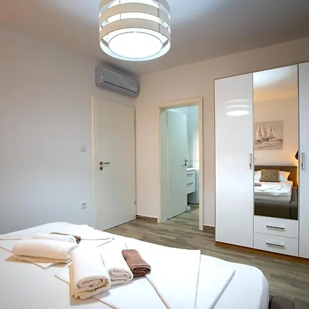Guliva - Sunny Vacation Paradise * Supetarska Draga