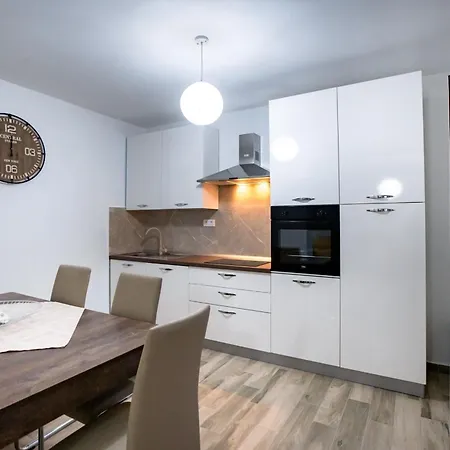 Guliva - Sunny Vacation Paradise Apartament