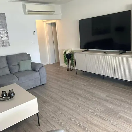 Guliva - Sunny Vacation Paradise Appartamento Supetarska Draga